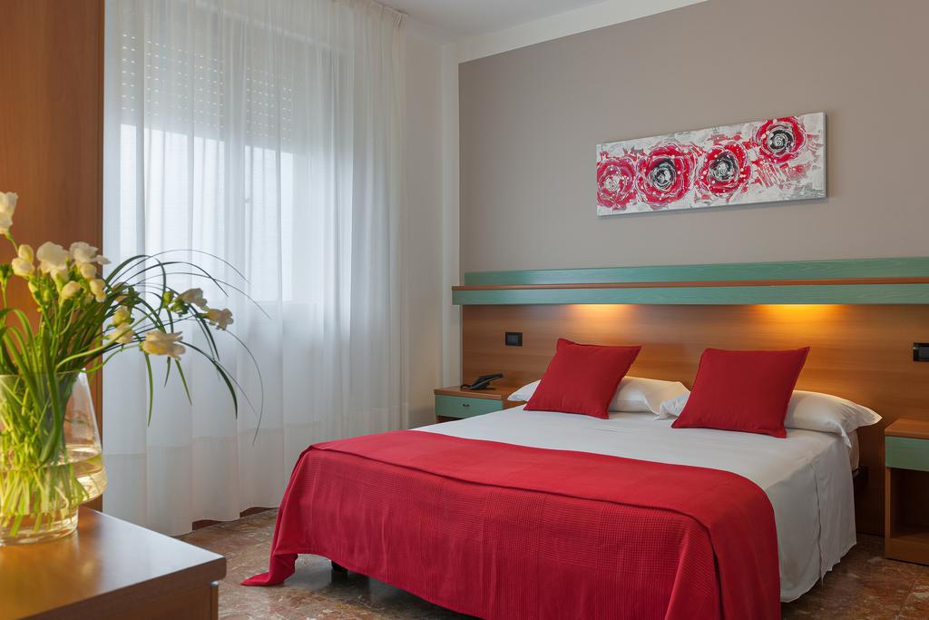 Hotel Europeo Sottomarina Exterior photo